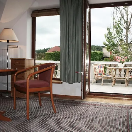 게스트하우스 Bialy Dworek 미엥지즈드로예