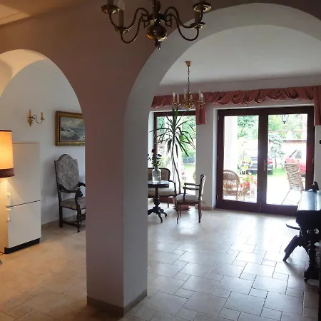 Bialy Dworek بيت ضيافة 3*