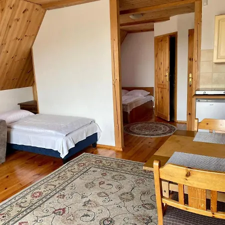 Bialy Dworek 3* مينززدرويه