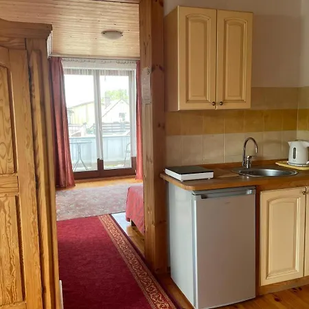 Bialy Dworek 미엥지즈드로예