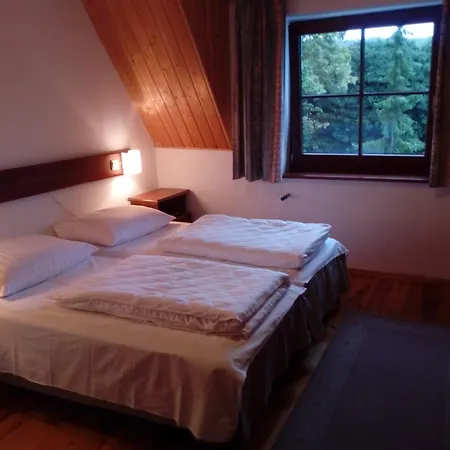 بيت ضيافة Bialy Dworek