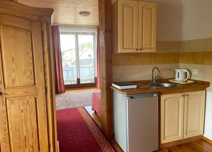 Bialy Dworek مينززدرويه